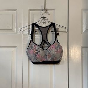 EUC Victoria’s Secret Incredible sports bra